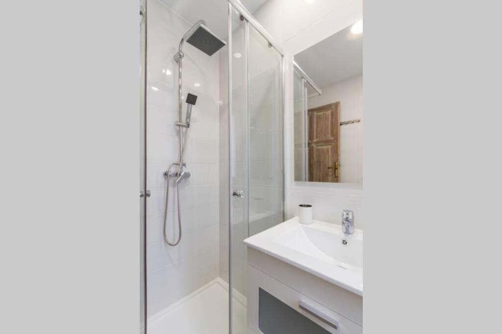 Sensacional Apartamento Junto A Palacio Real By Batuecas Madrid Bagian luar foto